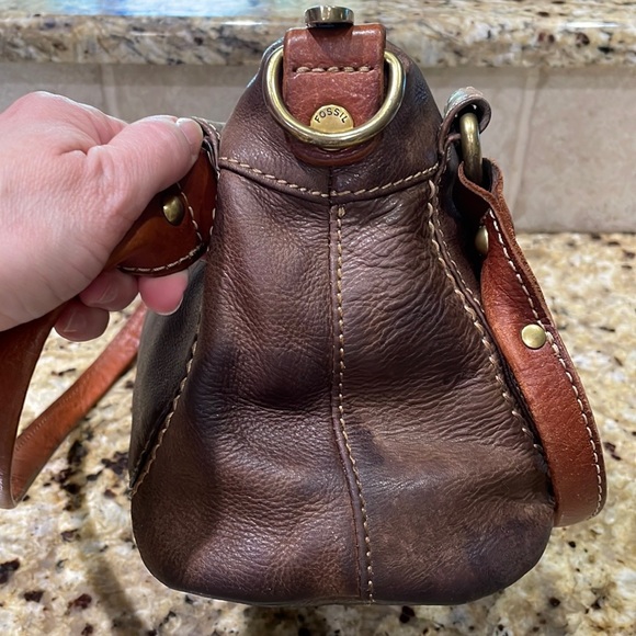 🗝️💕Fossil brown leather handbag. OS - Picture 4 of 7